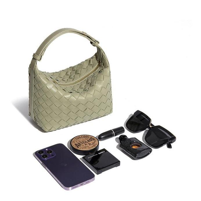 Bolsa feminina baguete Trançada Noemi – Elegância e Estilo Artesanal