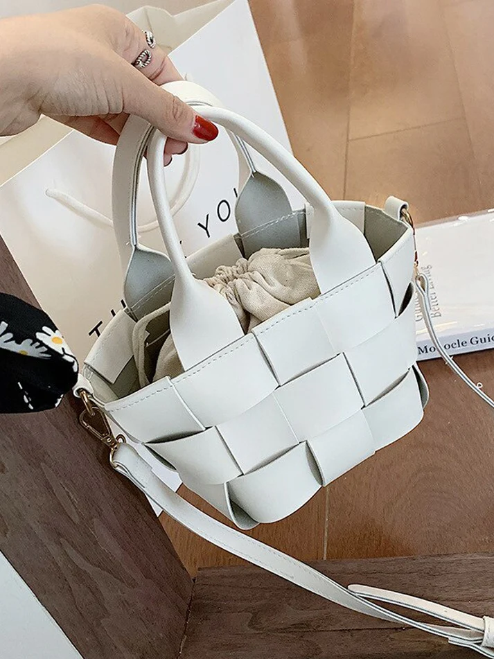 Bolsa Tami Couro Ecológico | Bolsa Feminina Tiracolo Pequena e Elegante
