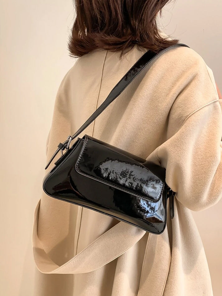 Bolsa Lizza Couro Ecológico – Elegância e Estilo para a Noite