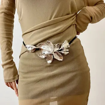Cinto Firenze – Detalhe Floral para Realçar Sua Elegância Natural
