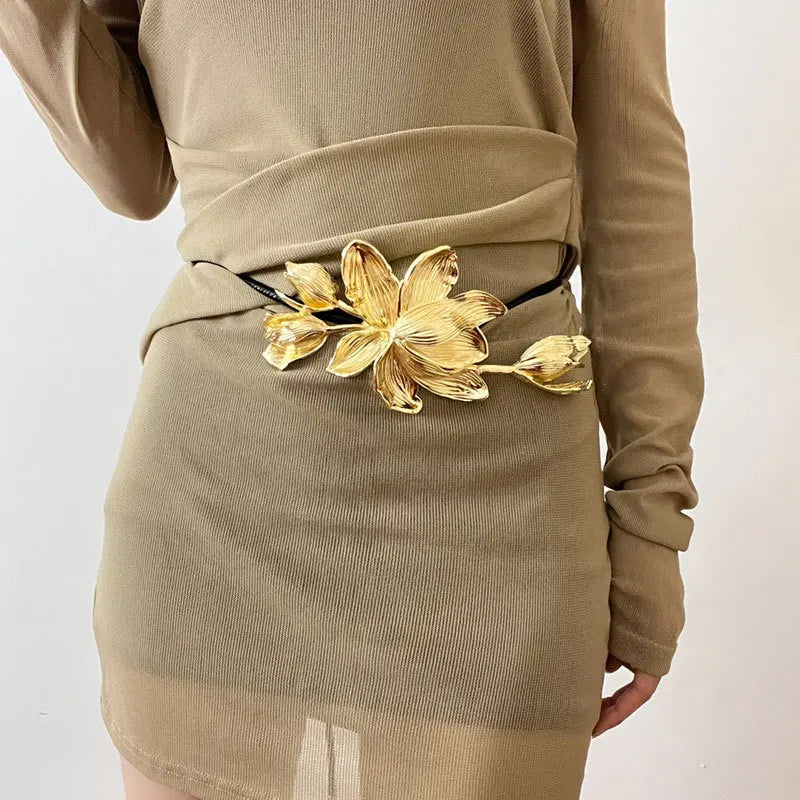 Cinto Firenze – Detalhe Floral para Realçar Sua Elegância Natural