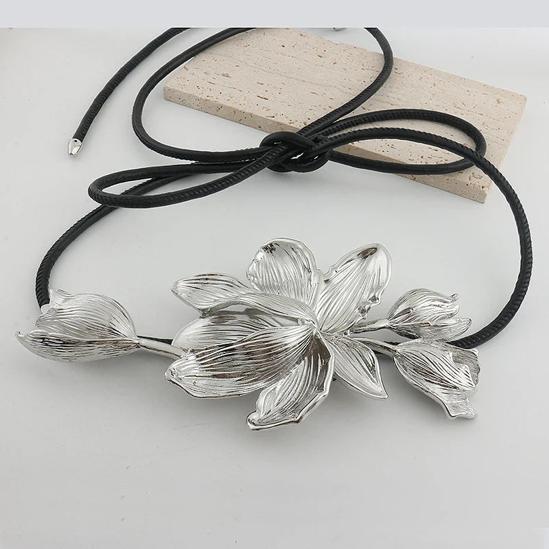 Cinto Firenze – Detalhe Floral para Realçar Sua Elegância Natural