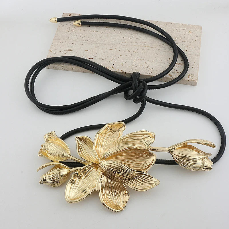 Cinto Firenze – Detalhe Floral para Realçar Sua Elegância Natural
